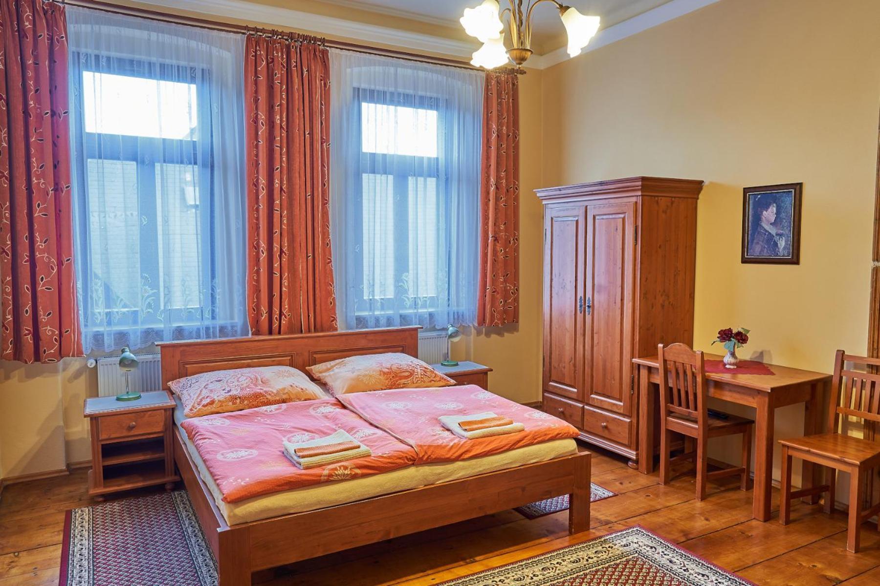 Pension Ulrika - Ubytovani Pod Hradem Локет Екстериор снимка